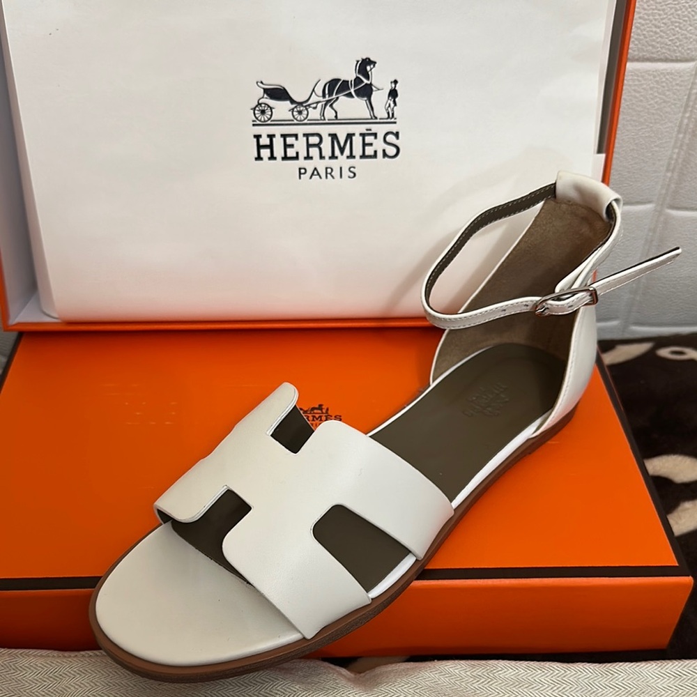 🌺🌺 NWT  HERMES White Leather Ankle-Strap Sandals for Women